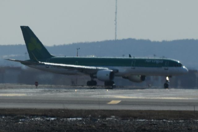 Boeing 757-200 (EI-LBT)