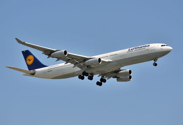 Airbus A340-300 (D-AIGV)