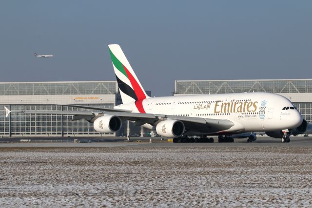 Airbus A380-800 (A6-EEY)