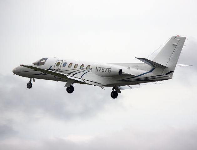 Cessna Citation II (N767G) - Take off runway 26. 17 MAY 2018.