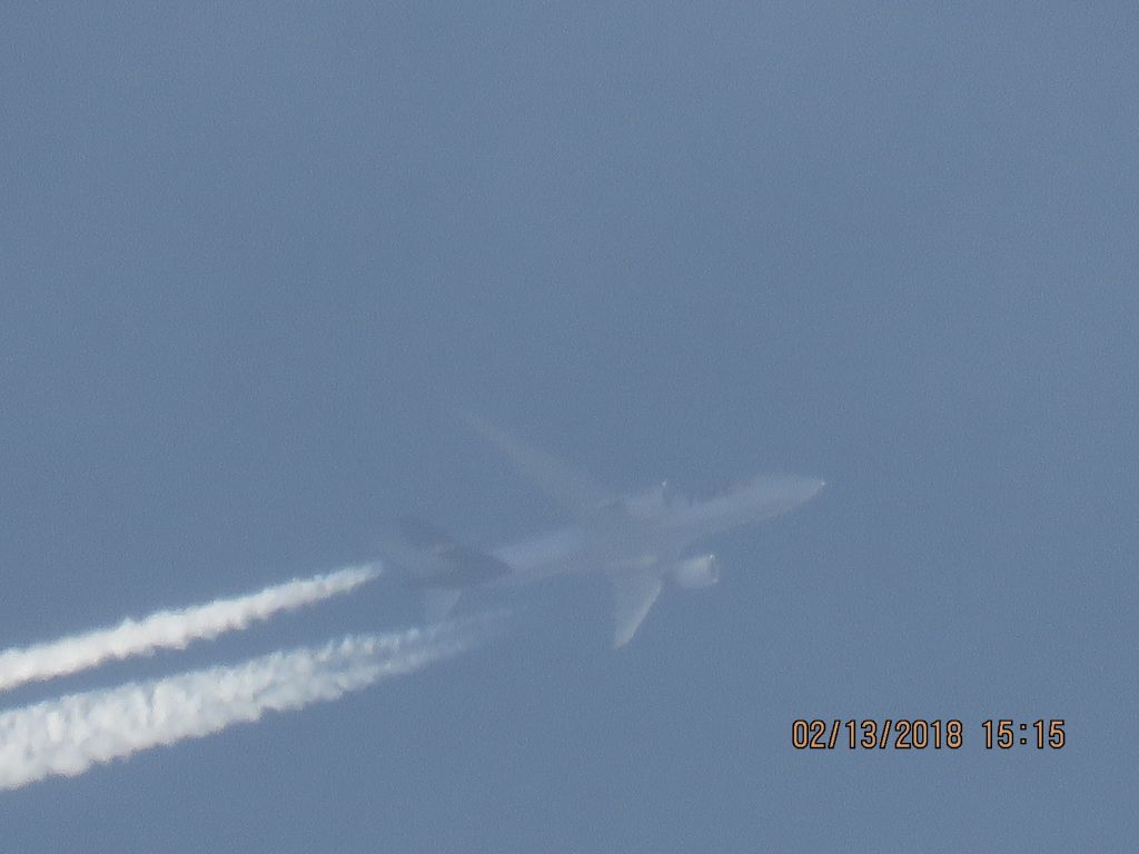 BOEING 777-200LR (N886FD)