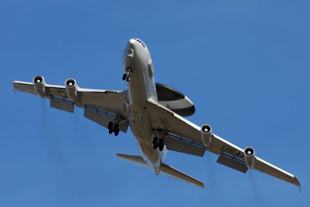 75-0558 — - E-3 Sentry doing touch-and-go landings on Runway 19 at Whiteman AFB.