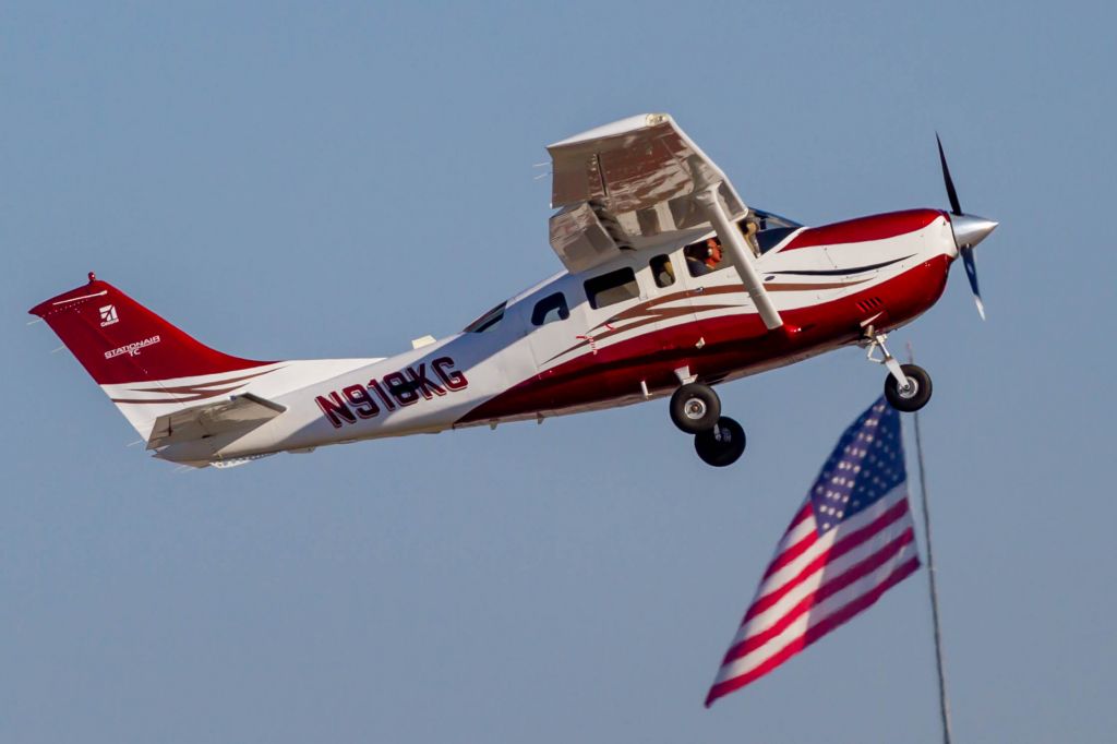 Cessna 206 Stationair (N918KG)