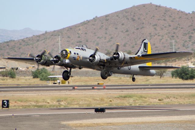 Boeing B-17 Flying Fortress (N390TH)