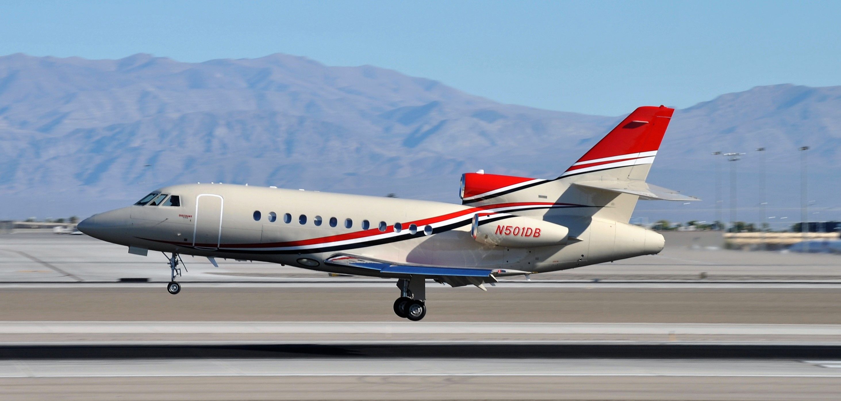 Dassault Falcon 900 (N501DB)