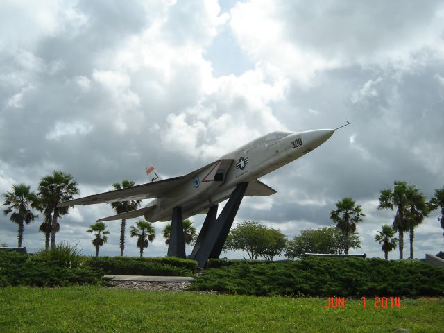 15-6632 — - Static Display North American RA-5C Vigilante C/N 316-24 KSFB NAS Sanford