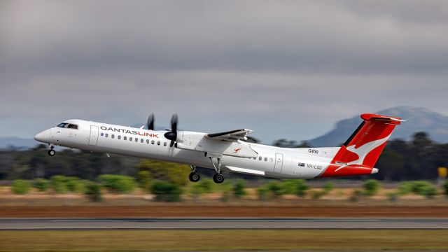 de Havilland Dash 8-400 (VH-LQD)