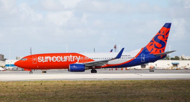 Boeing 737-800 (N860AM) - First photo in the Sun Country colors. This airplane used to be operated by Aeroméxico.