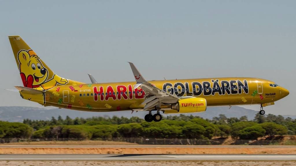 Boeing 737-800 (D-ATUD)