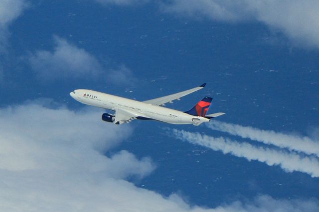 Airbus A330-300 (N819NW) - Over the North Atlantic