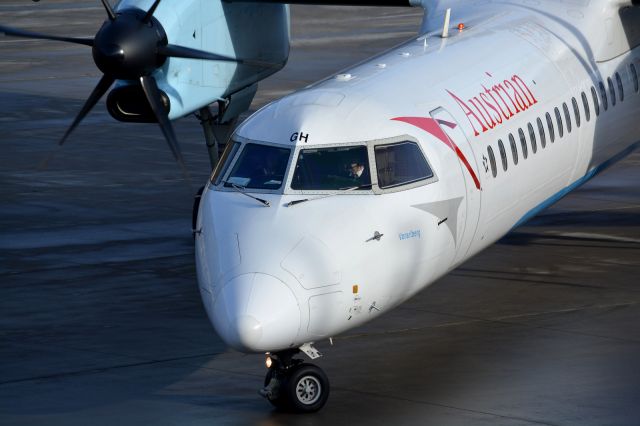de Havilland Dash 8-400 (OE-LGH)