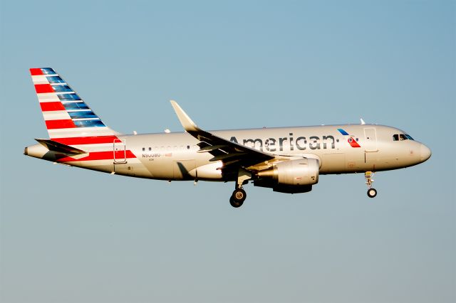 Airbus A319 (N9008U) - 09/03/2016 - American N9008U A319 KDFW