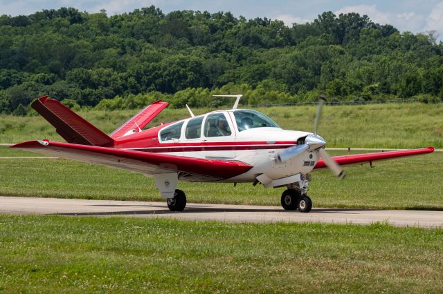 Beechcraft 35 Bonanza (N1701W) - A Beechcraft Bonanza taxiing to the ramp at Butler County.