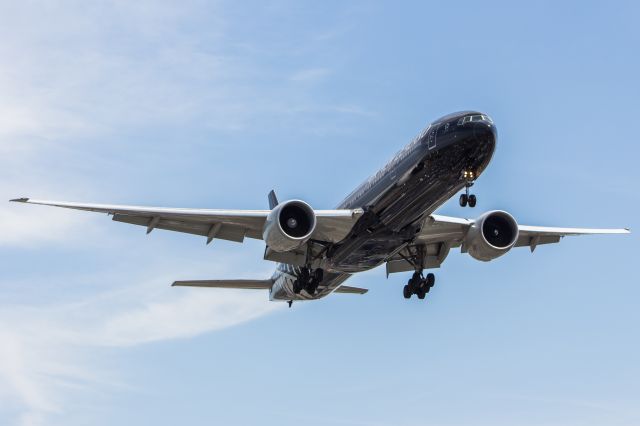 BOEING 777-300ER (ZK-OKQ)