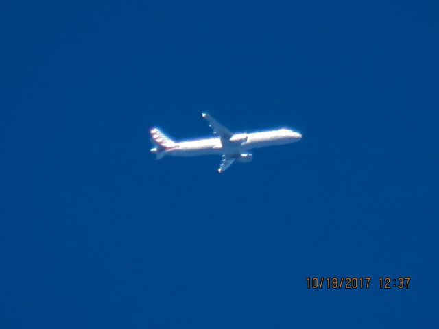 Airbus A321 (N926UW)