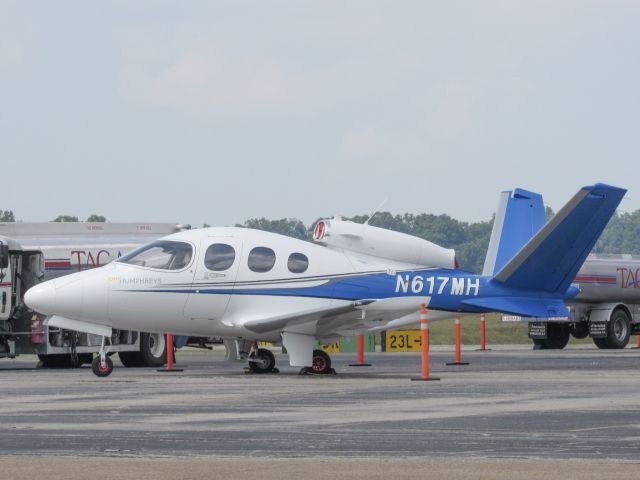 Cirrus Vision SF50 (N617MH)