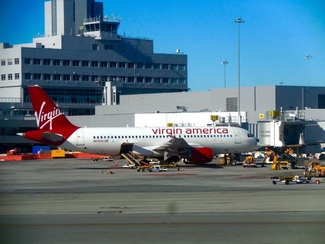 Airbus A320 (N635VA)