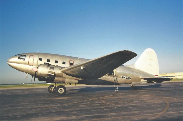 CURTISS Commando (N1663M)