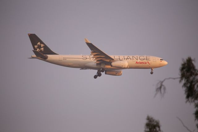 Airbus A330-200 (N279AV)