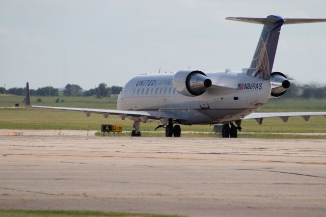 Canadair Regional Jet CRJ-200 (N869AS)