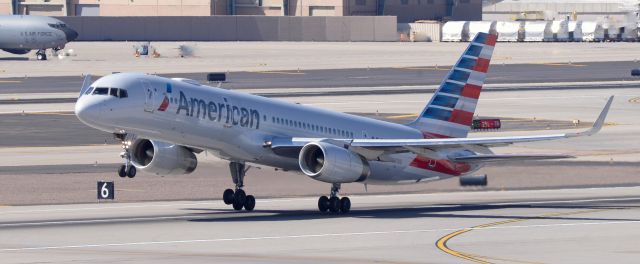 Boeing 757-200 (N201UU) - phoenix sky harbor international airport 07MAR20