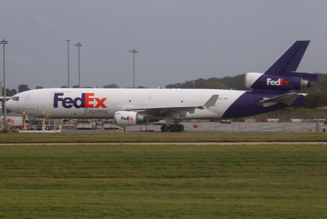 Boeing MD-11 (N582FE)