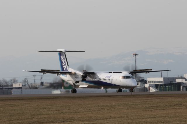 de Havilland Dash 8-400 (JA846A) - 4 April 2015: CTS-HKD.