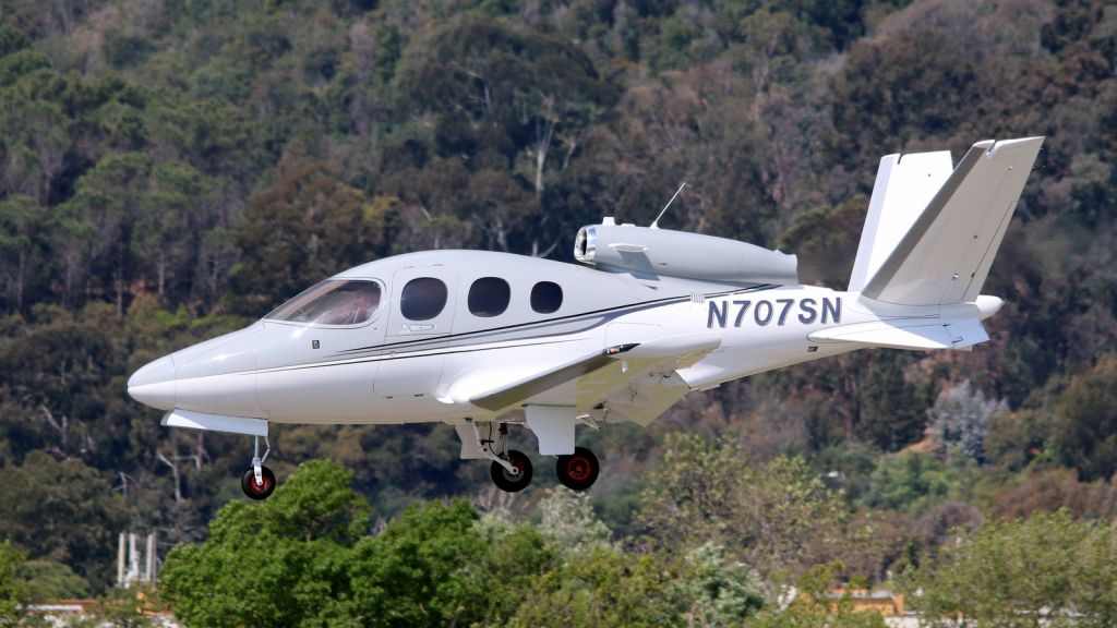 Cirrus Vision SF50 (N707SN)