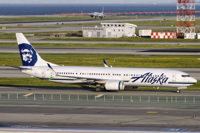 Boeing 737-900 (N474AS) - 24th March, 2016; aircraft with retro-fitted Split Scimitar Winglet