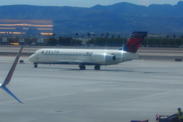 McDonnell Douglas MD-90 —