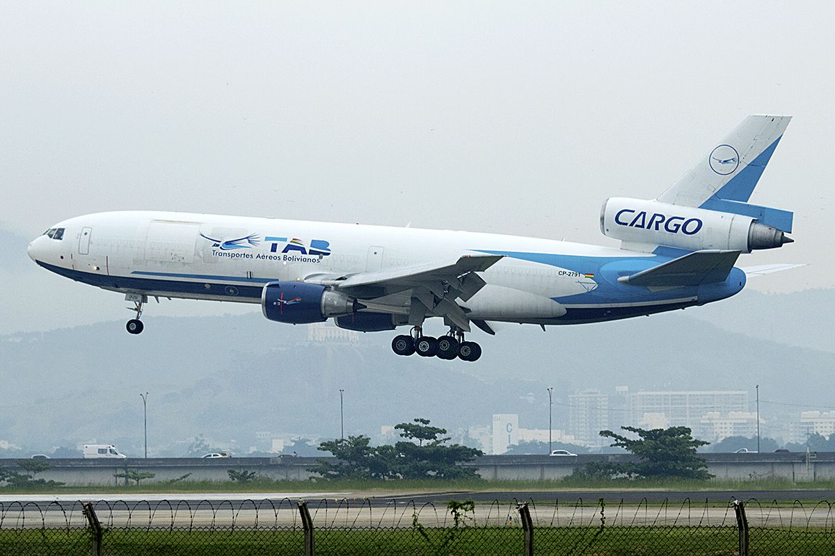 McDonnell Douglas DC-10 (CP-2791)