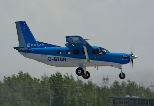 C-GTOR — - Fuel stop in CYHU. 04-06-2022