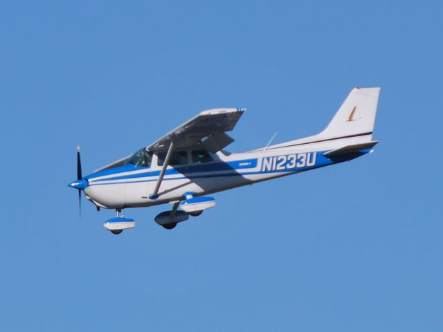 Cessna Skyhawk (N1233U) - On final for runway 20 at KJQF - 10/27/14