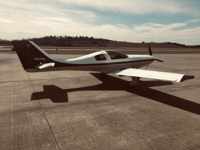 PAI Lancair 320 (N176L)