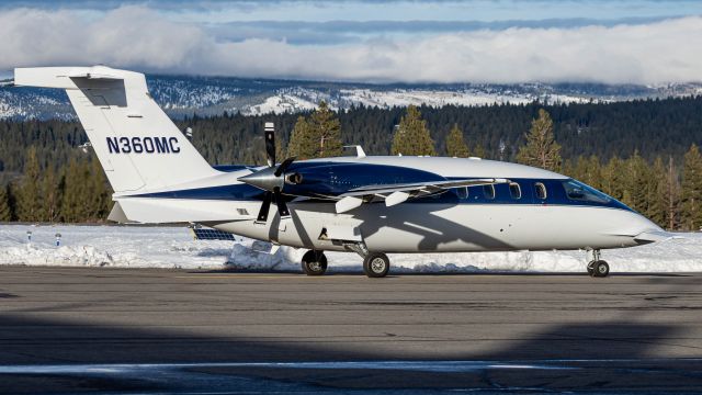 Piaggio P.180 Avanti (N360MC)