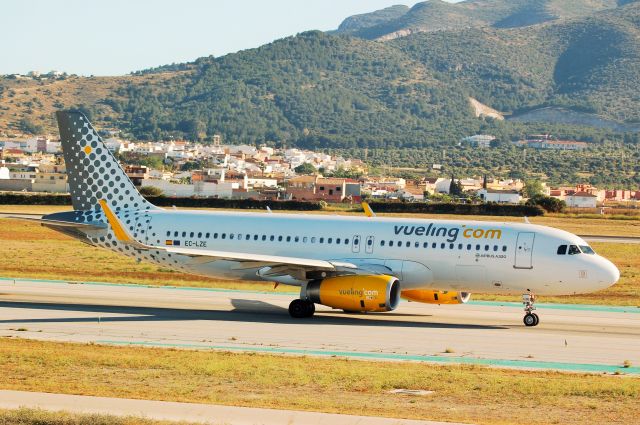 Airbus A320 (EC-LZE)