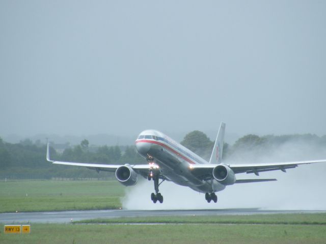 Boeing 757-200 (N175AN) - N175AN B757 DEP TO MANCHESTER UK AS AAL 9636