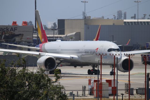 Airbus A350-900 (HL7771)