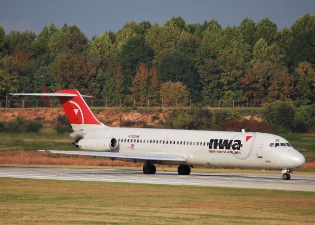 McDonnell Douglas DC-9-40 (N760NW) - Waiting 18C - 10/20/10