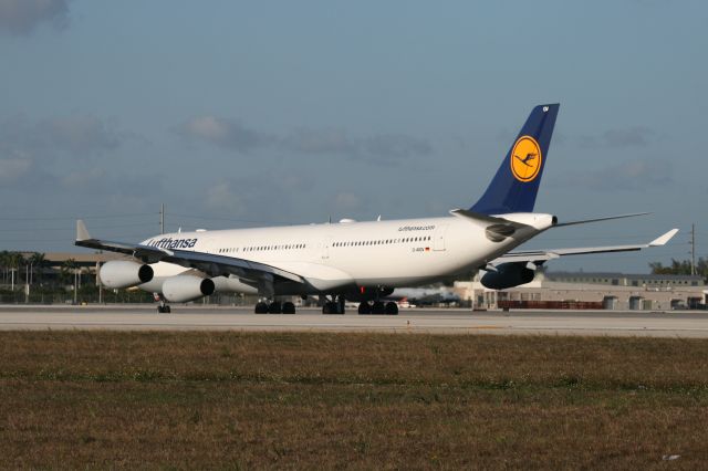 Airbus A340-300 (D-AIGV)