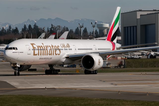 Boeing 777-200 (A6-ENO) - The newest machine in the already massive Emirates fleet of 777's delivered.