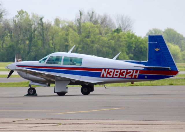 Mooney M-20 (N3832H) - At Downtown Shreveport.