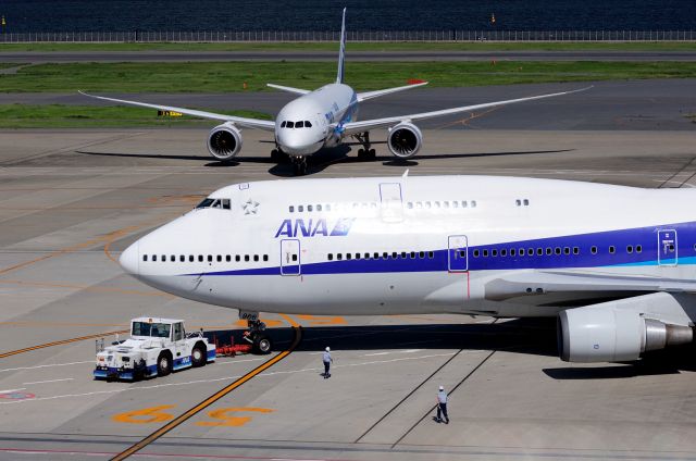 Boeing 747-200 (JA8966)