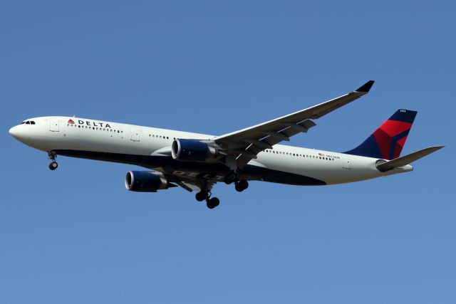 Airbus A330-300 (N823NW) - 04/07/2020:   Flight from JFK, USA, landing on runway 30.br /Duration was 09h54m.