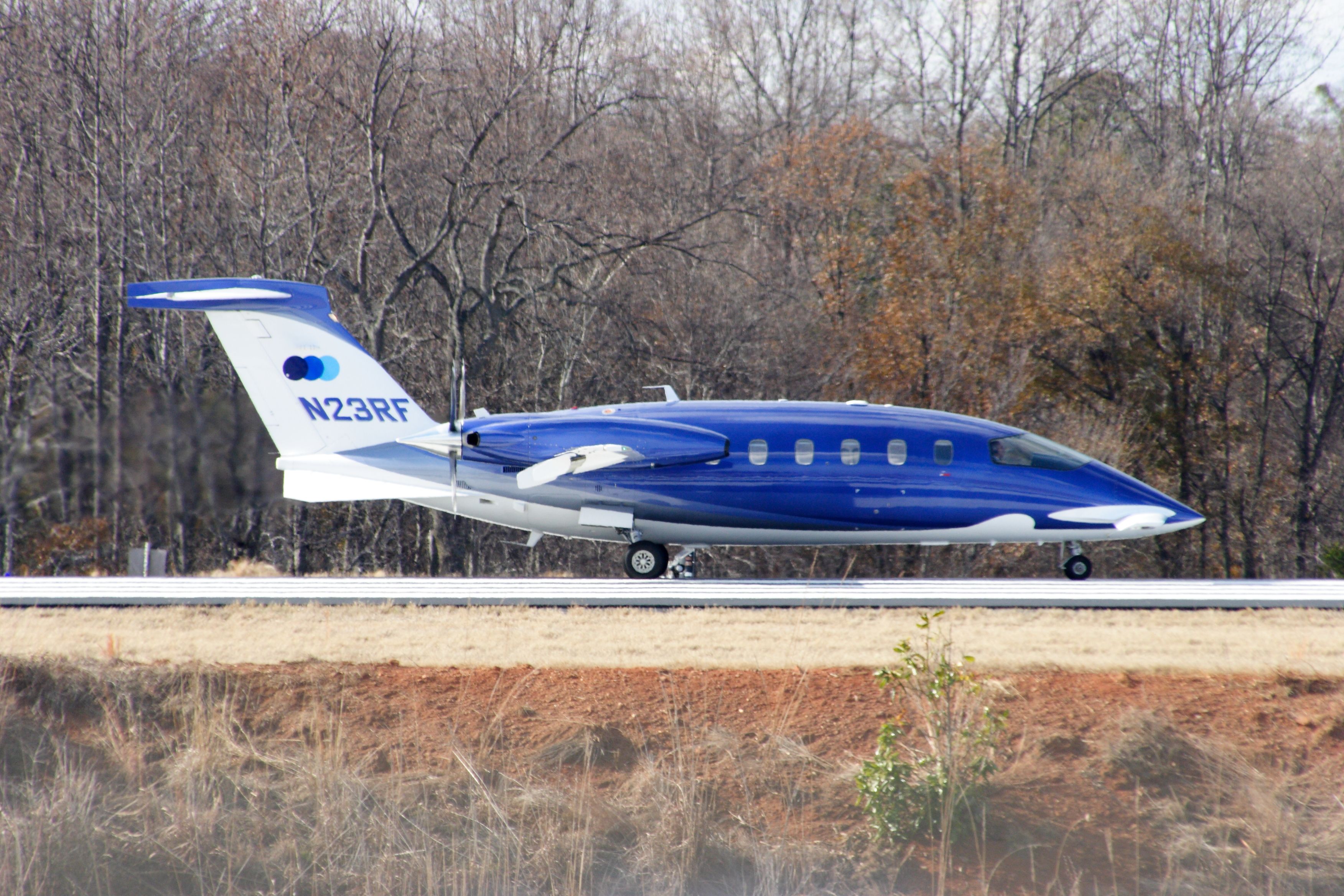 Piaggio P.180 Avanti (N23RF)