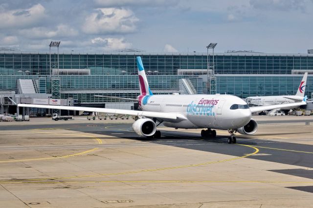 Airbus A330-300 (D-AIKF)