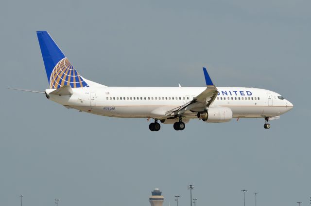 Boeing 737-800 (N38268) - Arriving DFW 05/27/2013