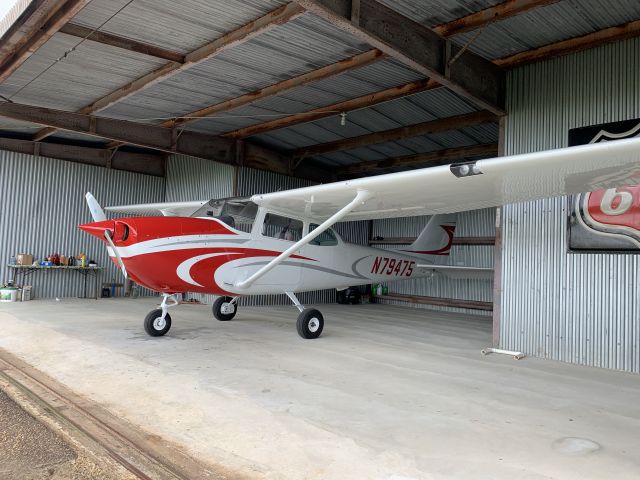 Cessna Skyhawk (N79475)