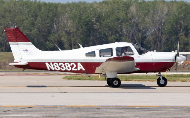 Piper Cherokee (N8382A)