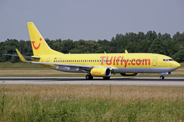 Boeing 737-800 (D-AHFU)